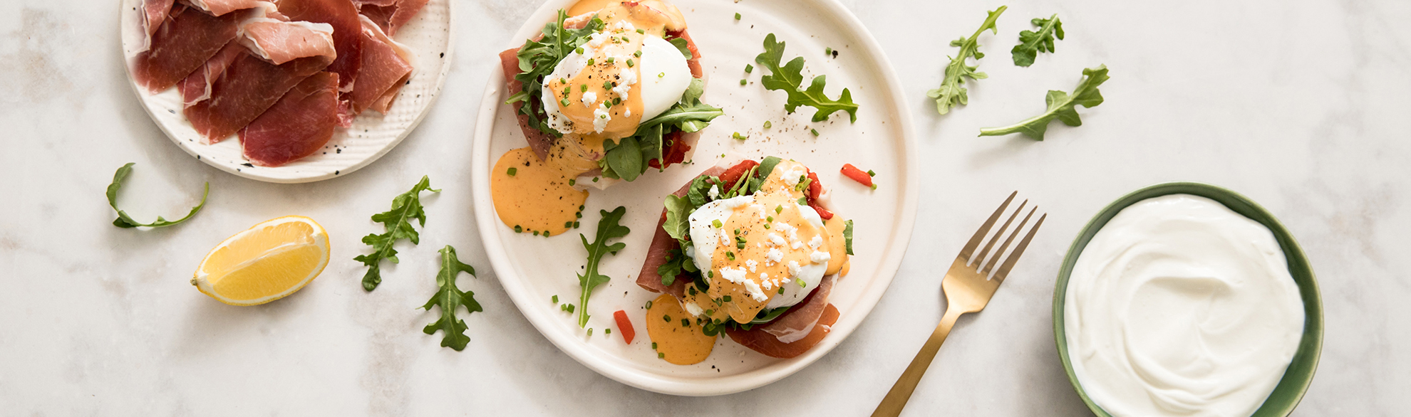 Œufs Bénédicte, sauce hollandaise au yaourt 